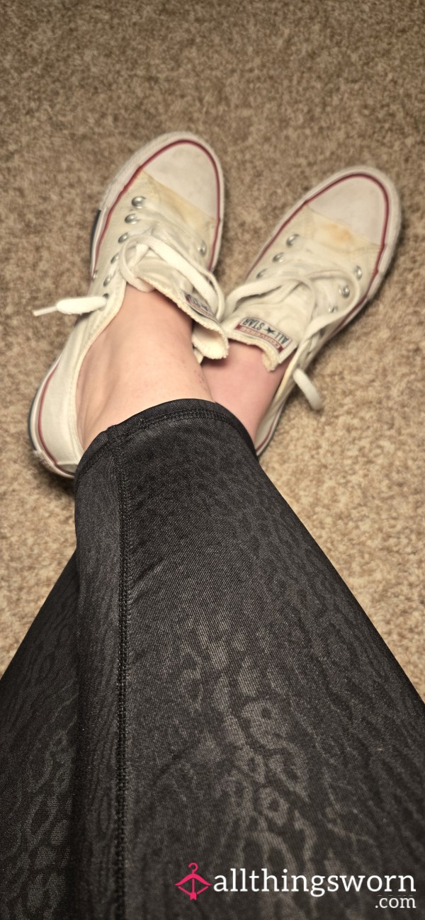 Old White Low Top Converse