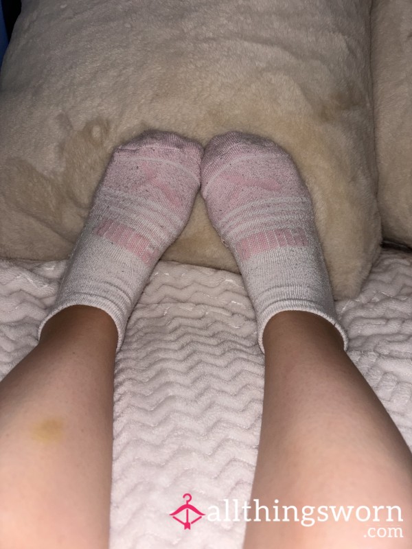 Old White Puma Socks With Pink