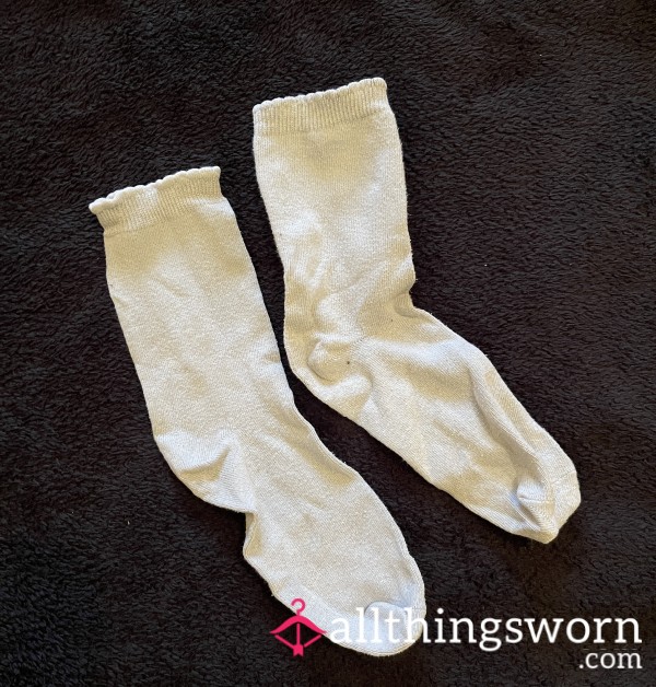 Old White Sweaty Socks - 24hr Worn On Bratty Ginger MILF Feet! 💜🔥