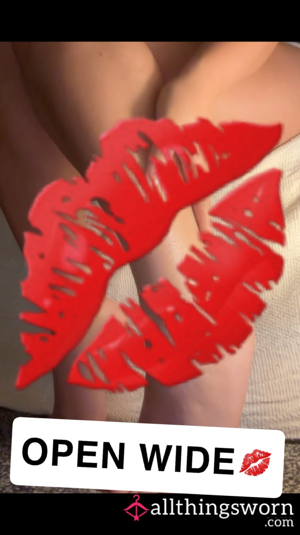 Open Wide For A Goddesses Toes In Your Mouth👣🤤