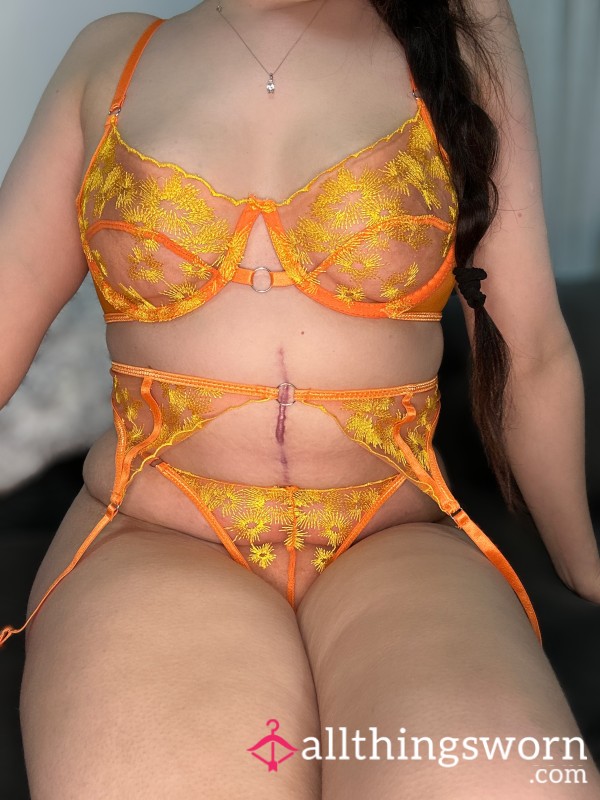 Orange Lingerie Set. 🖤
