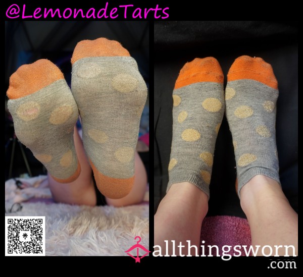 ORANGE SPOTS (SOCKS LISTING #11)