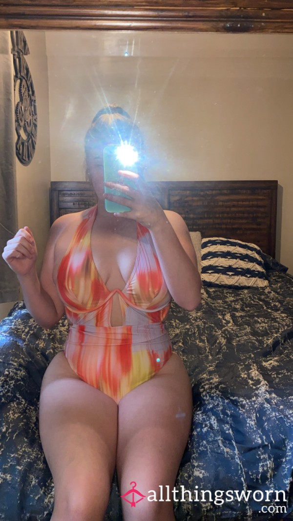 🧡 Orange & White Patterned Swimsuit 🧡