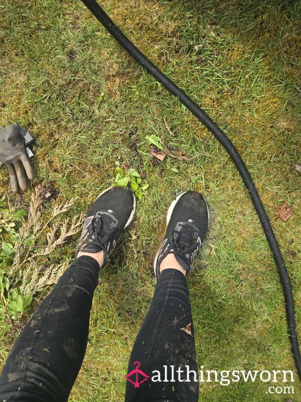 Outdoor Feet Pics