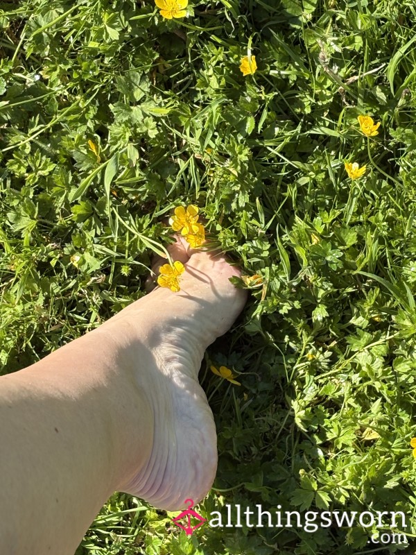 Outdoor Weekend Feet Pics.