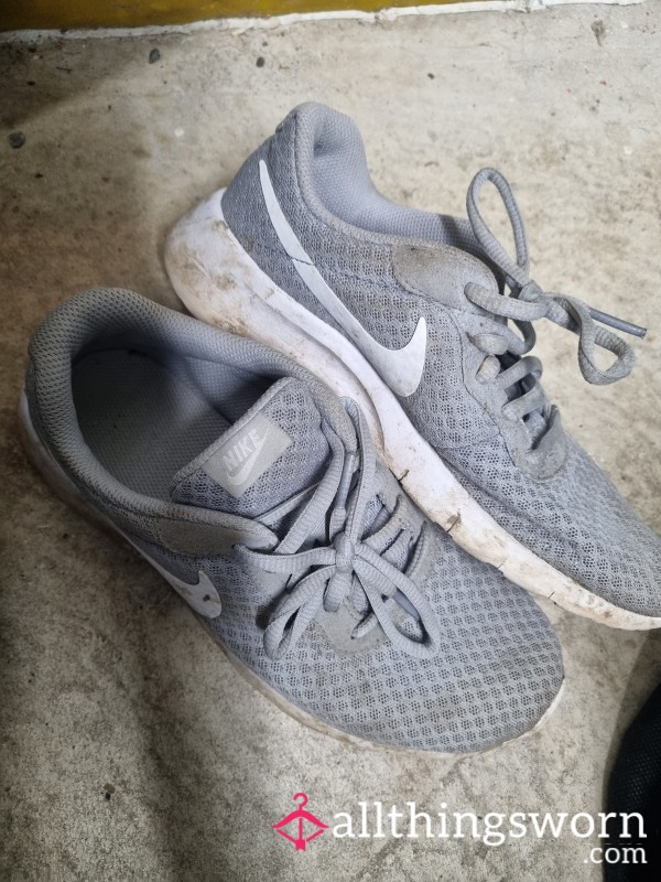 Over Used Size 4 Nike Gym Trainers