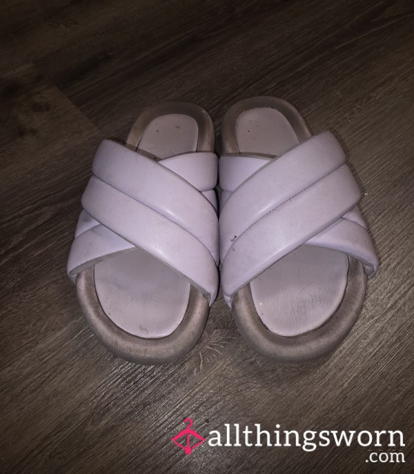 Overworn Purple Flipflops 🔥