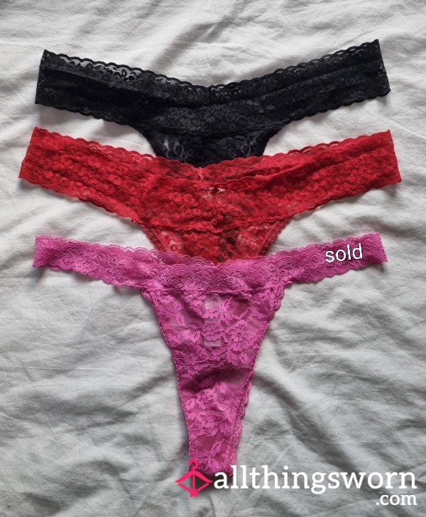 P12: Lace Thong Selection Pink/red/black