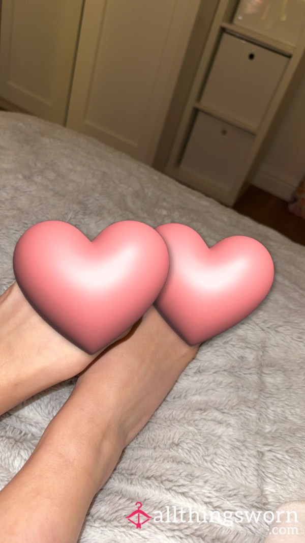 Painted Toes With Toe Separators