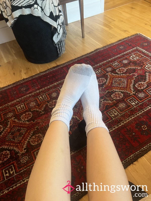 Pair Of Cla**ic Hanes Socks