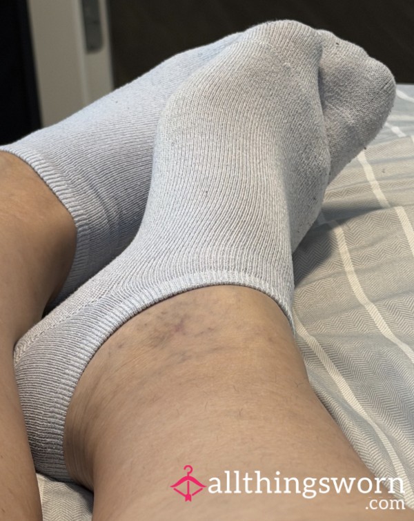PALE BLUE ANKLE SOCKS