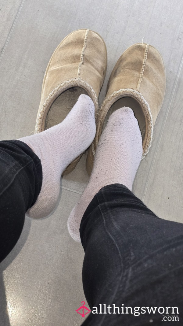 🎀👣 Pale Pink, Perfectly Worn Socks 👣🎀 Soft, Stretched, And Lovingly Worn Until They Carry That Irresistible “just Taken Off” Feel… Cute, Cosy, And Impossible Not To Crave