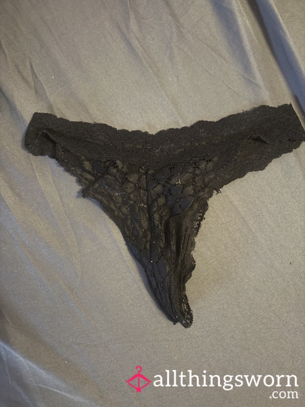 Elegantly Worn – Selected By Noir Empress