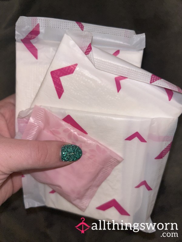 🦈🔴 Panties And Pads😉