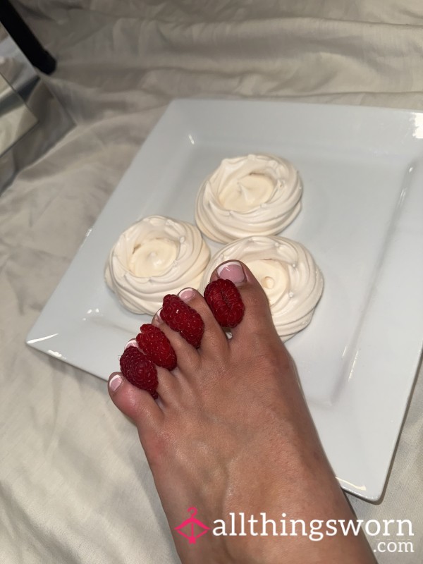 PART 1 - Decorating Meringues With My Feet