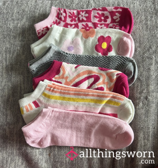 PATTERNED SOCKS