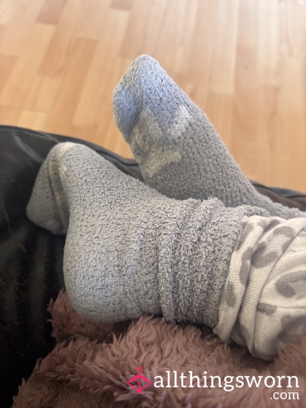 Paw Print Grey Fluffy Socks 🧦
