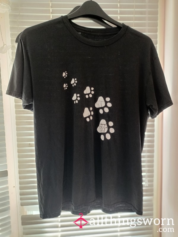 Paw Print, Short Sleeved, Smelly Black & White Top - Well Worn
