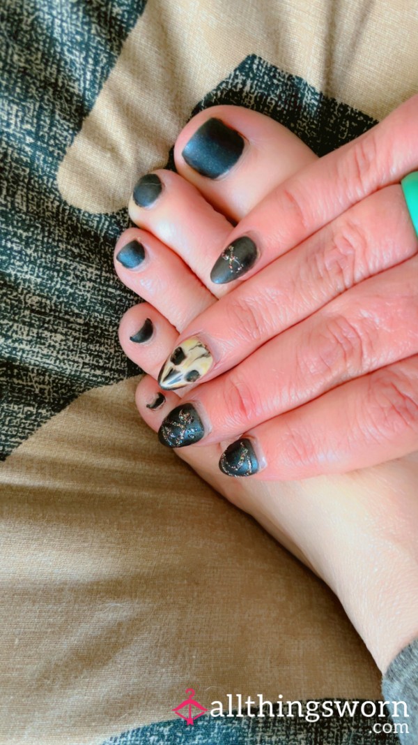 Pay For My Nails And Get Live Updates