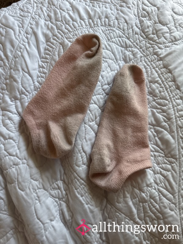 Peachy Pink Dirty Ankle Socks