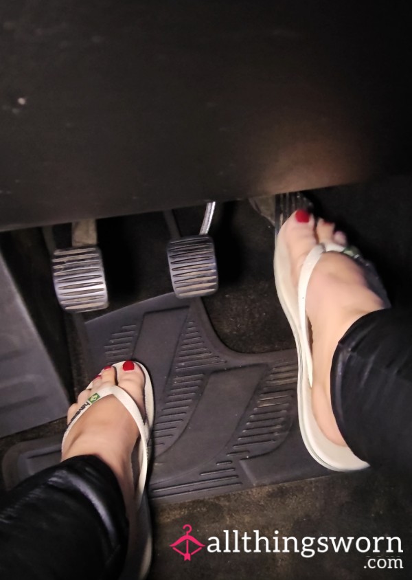Pedal Pumping In Flop Flops 👣🌸