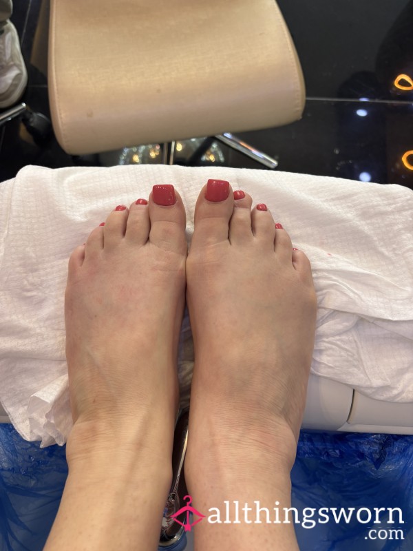 Removal Of Skin During A Luxurious Pedi 👣
