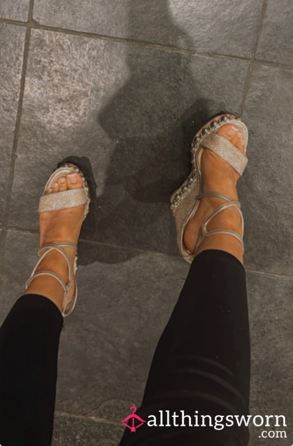 Pedicured Toes & Glitter Platforms