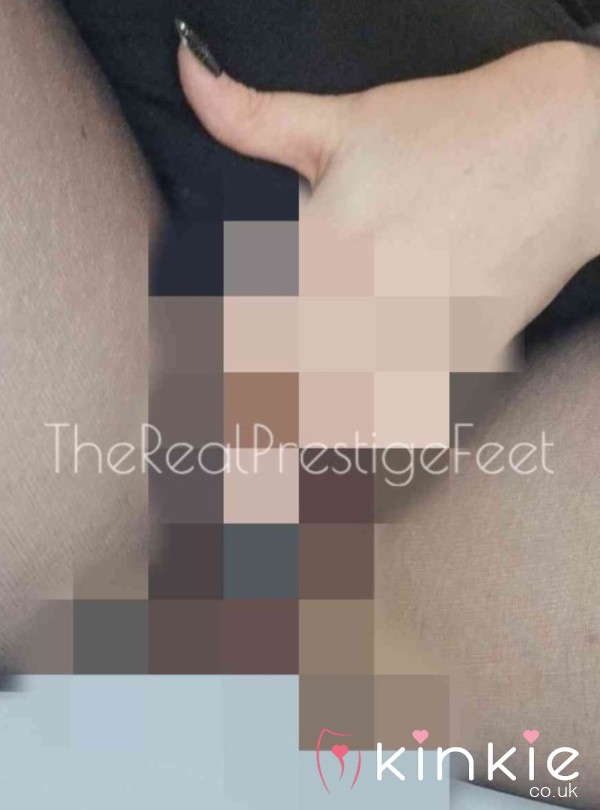 P** Through Black Nylon Tights | 1min05 | Sent Through Google Drive - £6.00