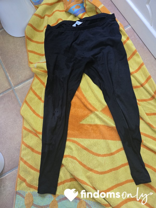 A Big Accident 🍋 In Black Leggings.. Oops