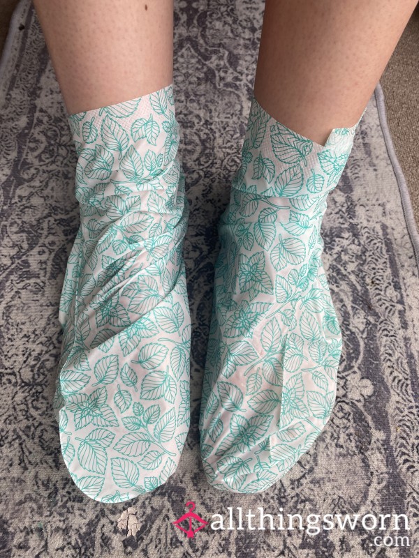 Peppermint Sock Foot Mask 🌿🧦 Just 30 Minutes And My Feet Are Left Unbelievably Soft, Smooth, And Refreshed. 💚 This Sale Includes The Full Video Of Me Putting On The Peppermint Sock Foot Mask