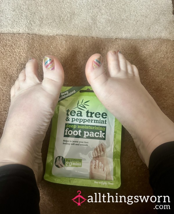 Perfect For You Foot Lovers, I Will Wear These Tea Tree And Peppermint Deep Moisturising Foot Booties 🔥💦 For You Then Send Them For You To Enjoy 😈