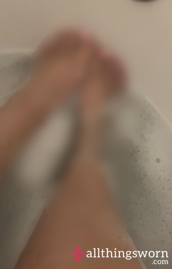 Perfect White Tip Toes In The Bath 💜