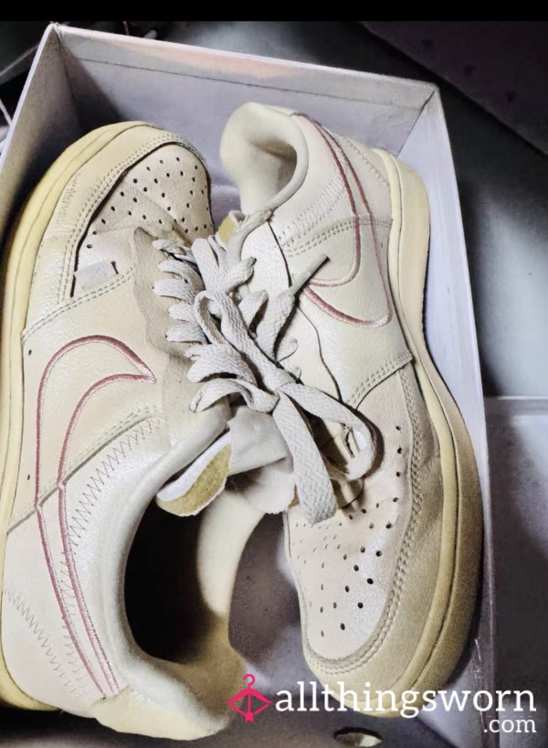 Personal Idle Nike Sneakers, Nude Pink, Size 38 After Wearing It For Some Time, The Condition Is Still Good, The Sole Wears Out Normally, There Is No Glue P**ling, And The Quality Is Not A Pr