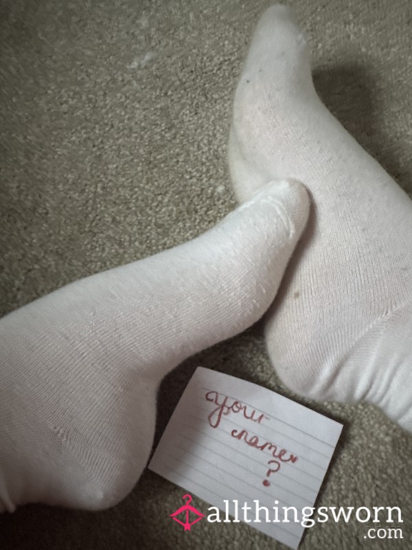 Personalising Used White Gym Socks⛓️
