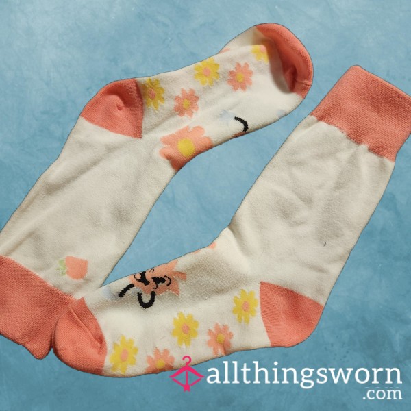 Petals & Power – Worn Flor*l Crew Socks