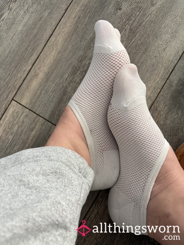 Petite Invisible White Socks
