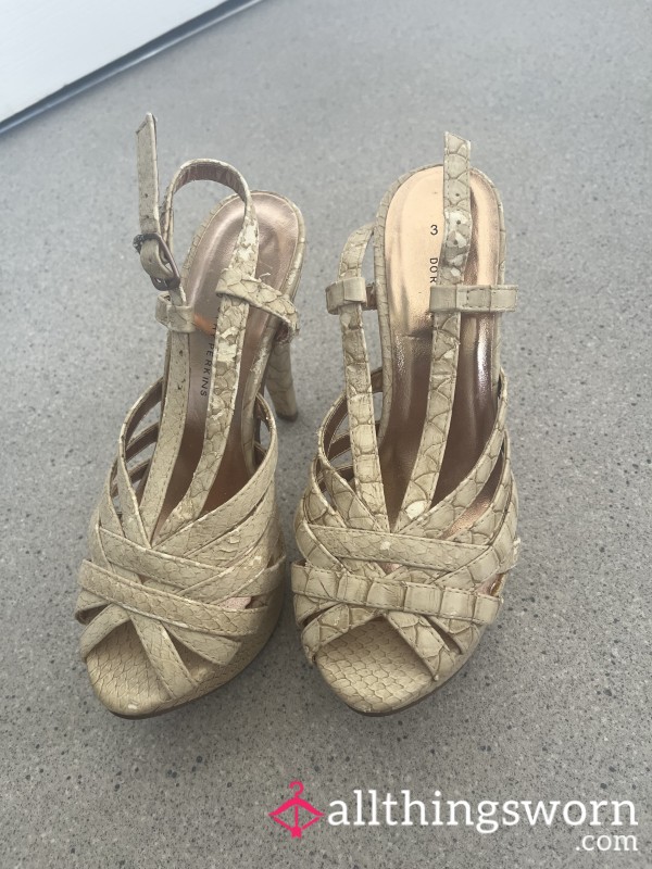 Petite Snakeskin Heels 🐍 Size 3, Falling Apart 🫢