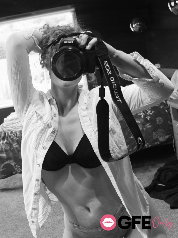 Photo Shoot - 5 Photos - Non Explicit