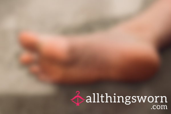 Photos Of My Bare Soles For You To Admire 👣