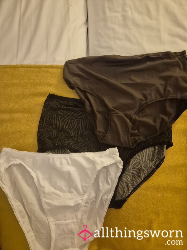 🎀Pick A Pair Of Holiday Panties🎀