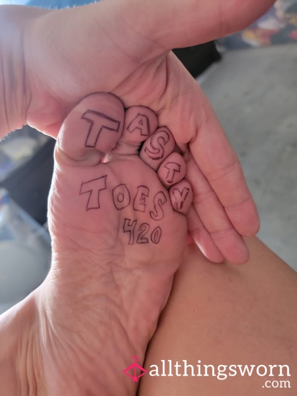 Piggie Art, Footography, Foot Art, Your Name On My Toes And Arches, Custom Message