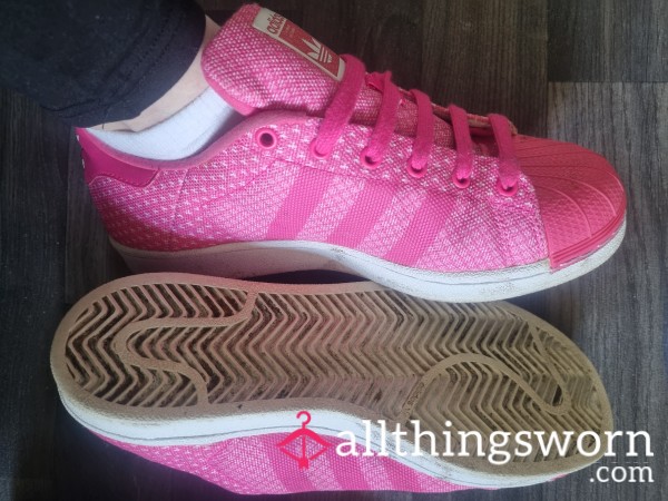 Pink Adidas Superstars 🩷