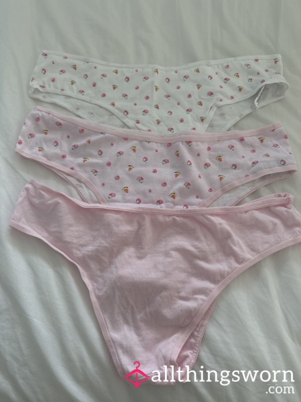 🌺 Pink And White Flor*l Full Backs 🌺