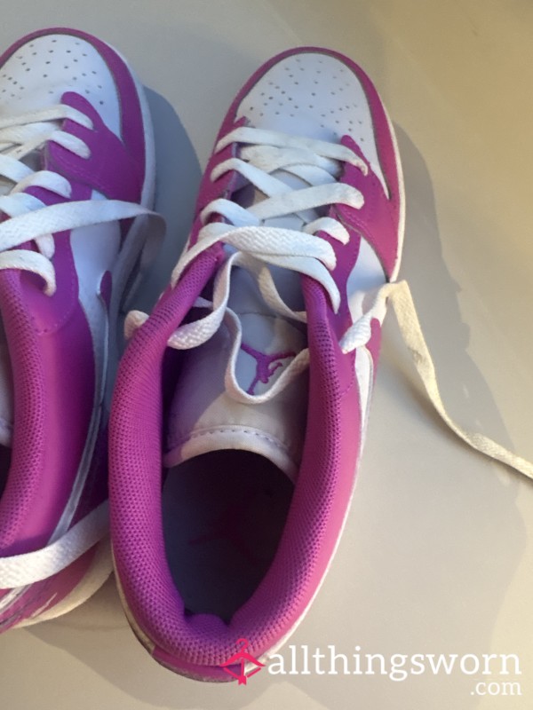 Pink And White Nike Trainers. Very Worn & Very Girly💕