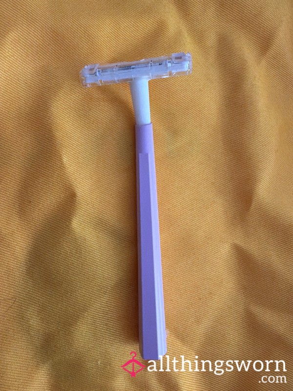 Pink Box Razor