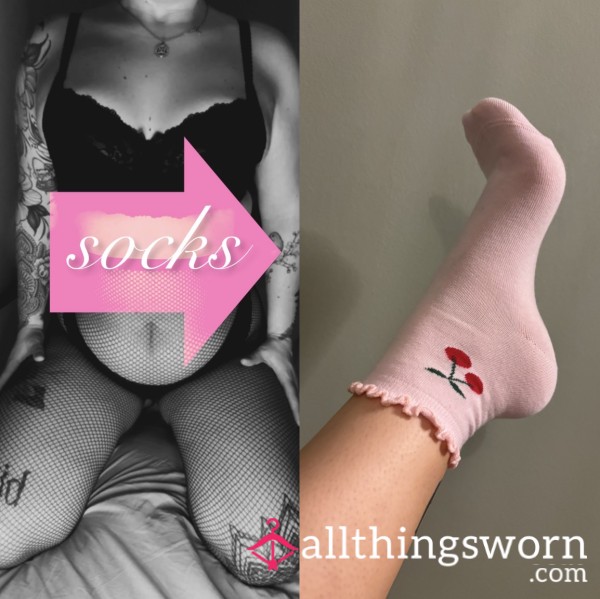 🎀 Pink Cherry Socks 🎀