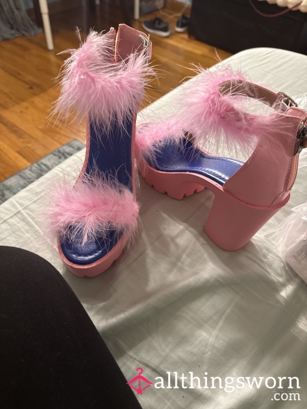 Pink Chunky Feathered Sz.10 W/ US Shipping