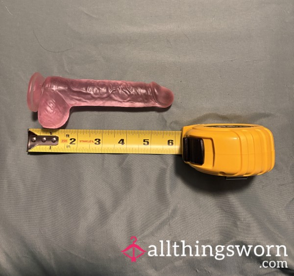 Used Pink Di**o