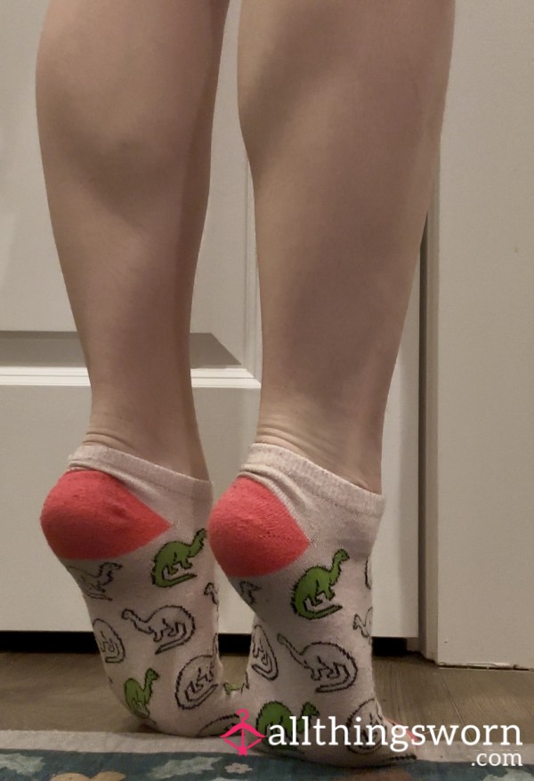 🦕 Pink Dinosaur Socks – Cute, Comfy, And Worn 🦕