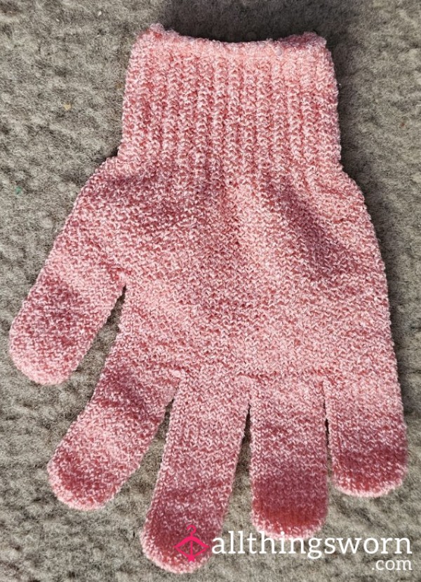 Pink Exfoliating Glove – Textured, Soft & Well-Loved